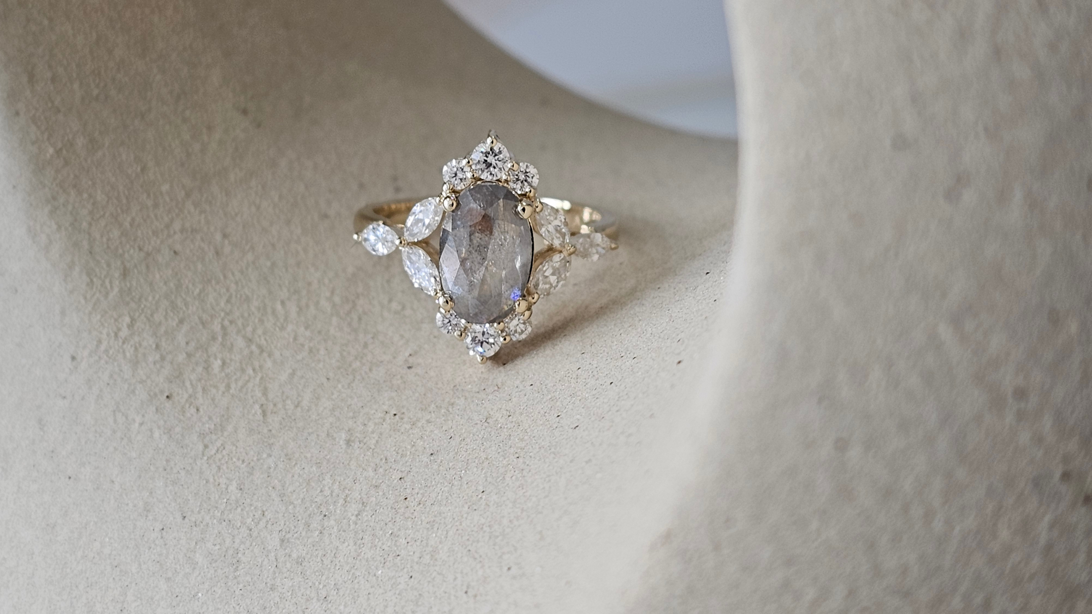 Custom vs. Ready-to-Wear: Which Engagement Ring Is Right for You?