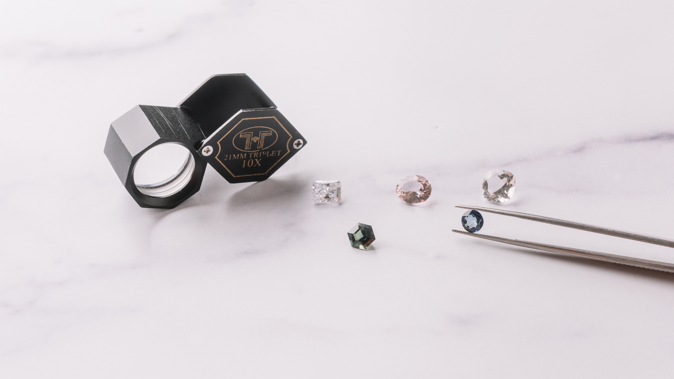 How to Choose the Perfect Diamond for a Custom Engagement Ring